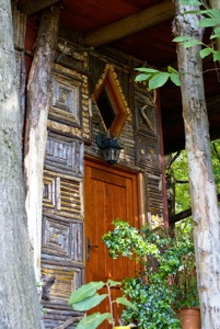 Tree house detail, Damanhur 3